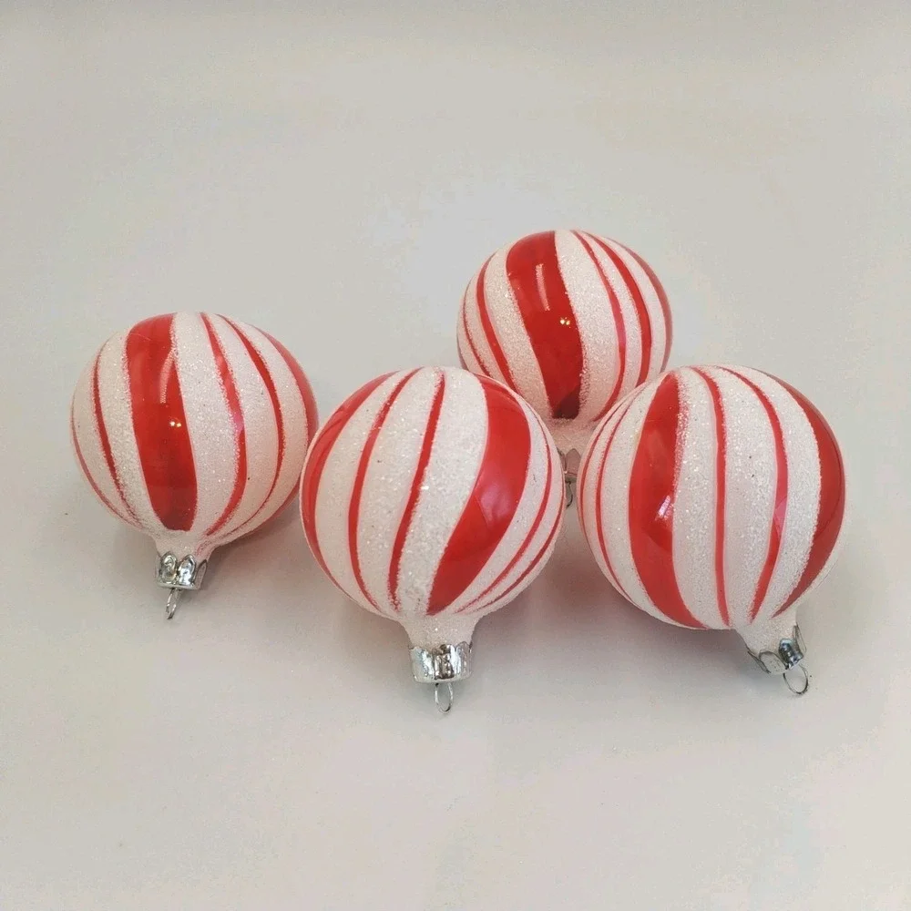 Vtg‎ Style Shatterproof Christmas Ornaments Set of 4 Red White Peppermint Stripe